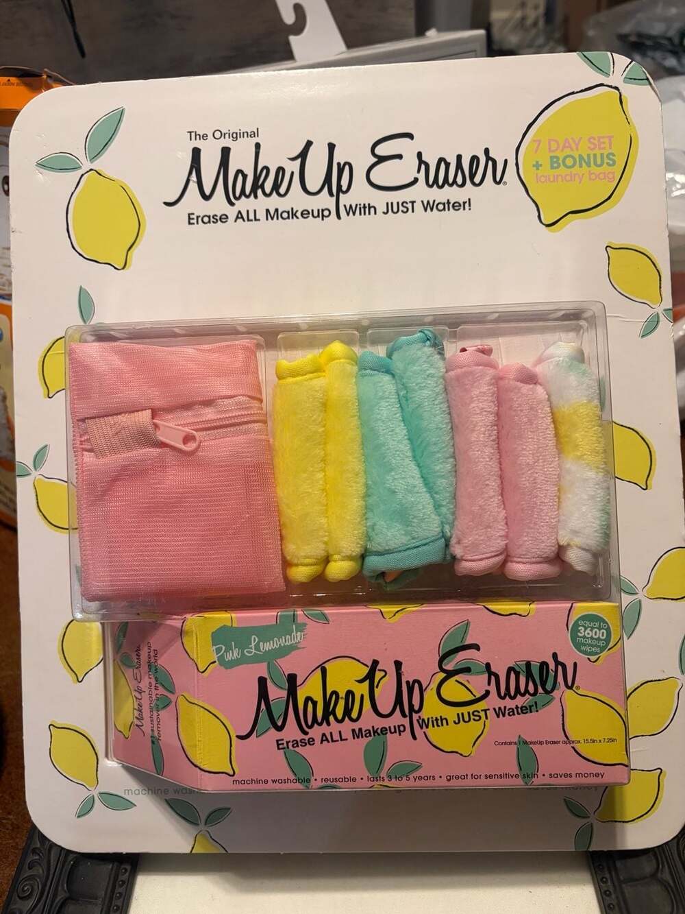 The Original MakeUp Eraser 7 Day Set Pink Lemonade with Laundry Bag